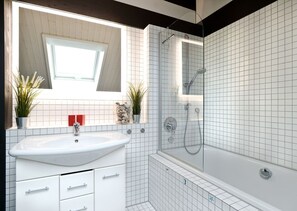 Unclassified image, 5 of 26, button