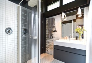 Shower, hair dryer, towels - (WOH15) Holiday home "Kapitänsresidenz" - Holiday home "Kapitänsresidenz" up to 8 persons (Timmendorfer Strand)