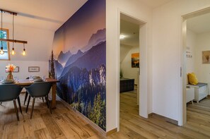 Dining - Apartment 'Bergblick' with Mountain View, Shared Terrace and Wi-Fi (Stockach)
