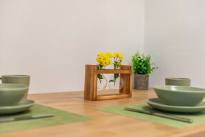 Dining - Apartment 'Bergblick' with Mountain View, Shared Terrace and Wi-Fi (Stockach)