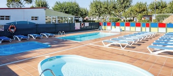 Bungalow "A4" avec piscine privée, terrasse privée et Wi-Fi