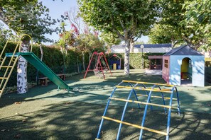 Children's area - Bungalow 'A4' with Private Pool, Private Terrace and Wi-Fi (Pontevedra)