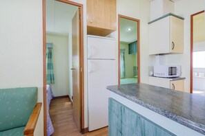 2 bedrooms, iron/ironing board, free WiFi, bed sheets - Bungalow 'A6' with Private Pool, Private Terrace and Wi-Fi (Pontevedra)