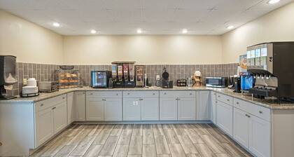 1 King + Mountain Retreat