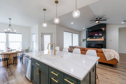 Chic & Stylish/King bd/Fireplace