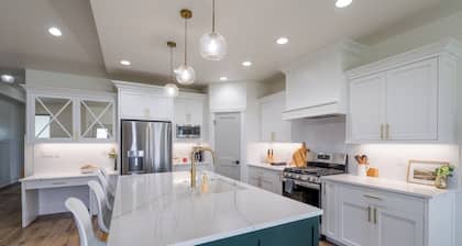 Chic & Stylish/King bd/Fireplace