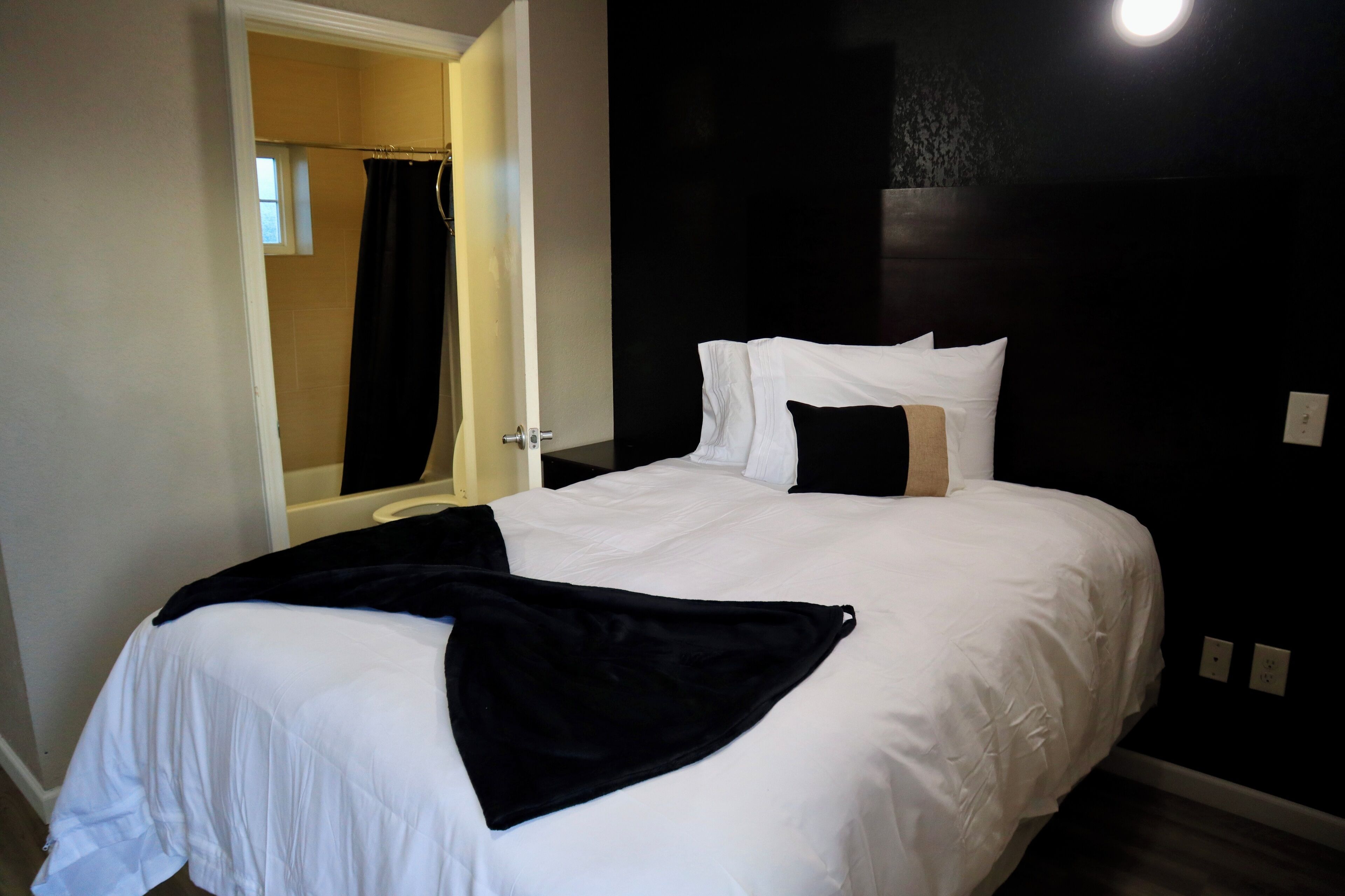 Desk, iron/ironing board