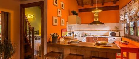 冷蔵庫、電子レンジ、コンロ、食器洗い機