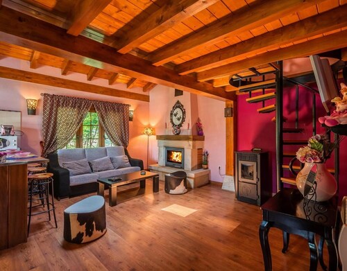 Country House 'Casa Eva' with Mountain View, Private Garden and Wi-Fi