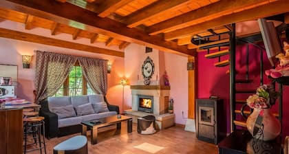 Country House 'Casa Eva' with Mountain View, Private Garden and Wi-Fi