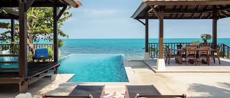 Alberca al aire libre