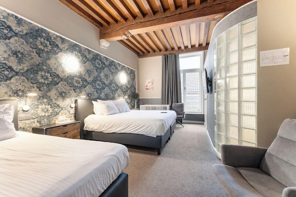 Comfort Triple Room | Iron/ironing board, free cots/infant beds, free WiFi, bed sheets