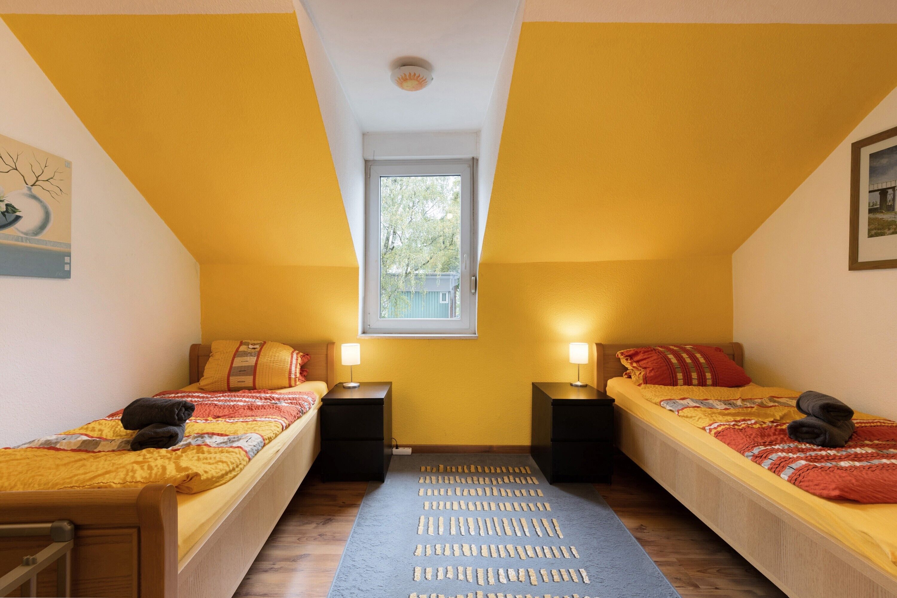 2 多间卧室、免费 WiFi、床单