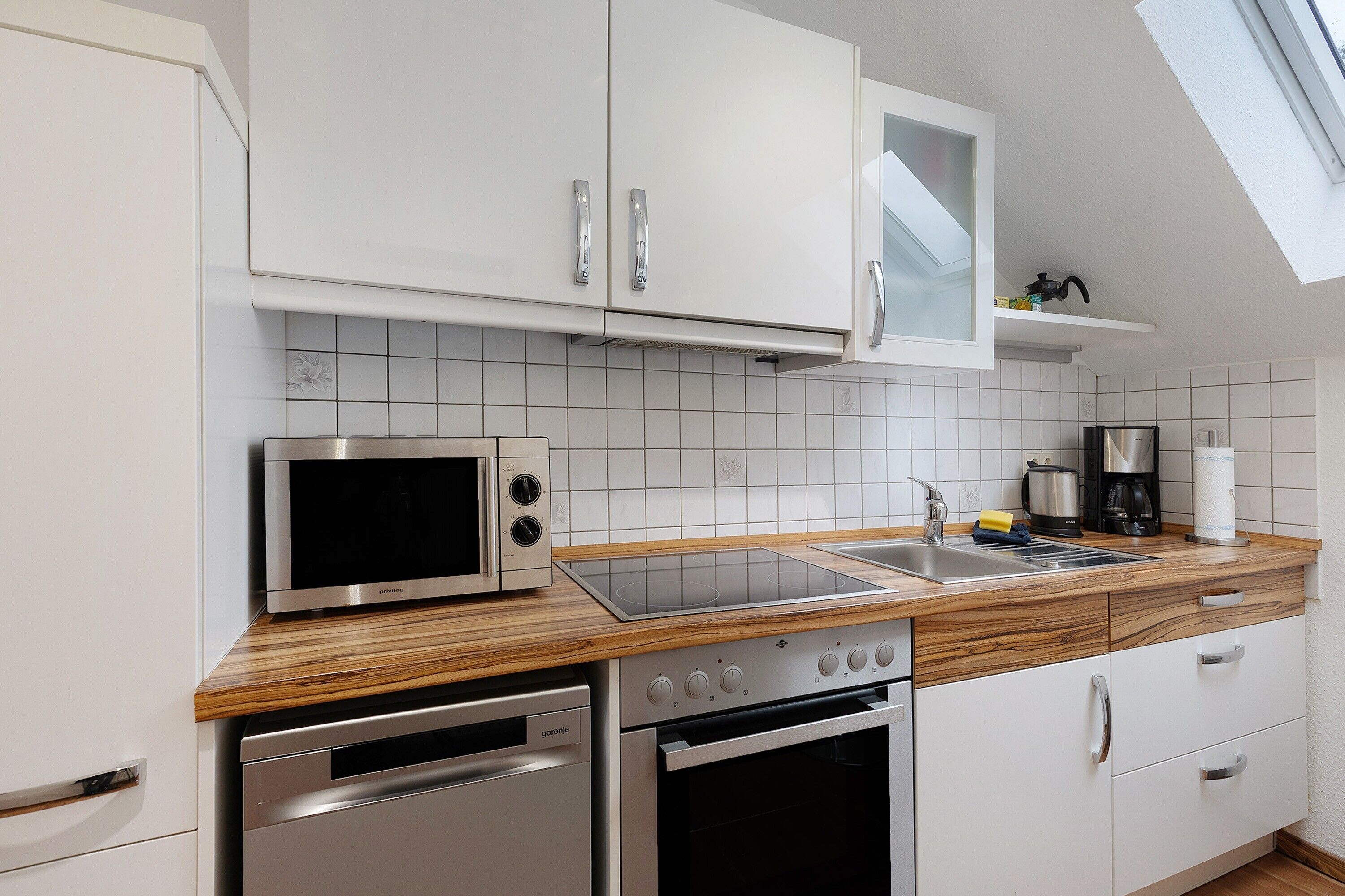 冰箱、微波炉、烤箱、炉灶