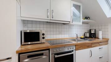 冰箱、微波炉、烤箱、炉灶