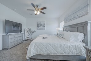 4 soverom, strykejern/-brett, wi-fi og sengetøy