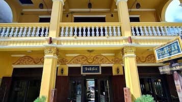 Mặt tiền nơi lưu trú