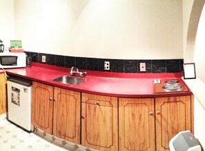 Family Double or Twin Room | Private kitchen