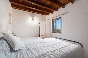 2 quartos, ferros/tábuas de passar roupa, Wi-Fi de cortesia