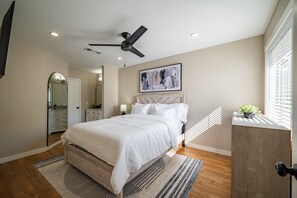 3 bedrooms, iron/ironing board, WiFi, bed sheets