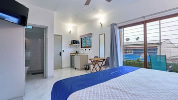 1 habitación, tabla de planchar con plancha, wifi y ropa de cama
