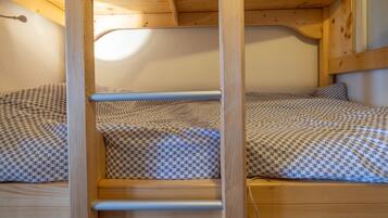 1 chambre, fer et planche Ă repasser, Wi-Fi gratuit, draps fournis