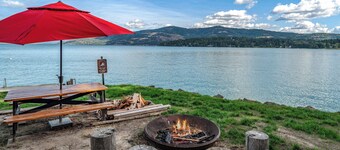 Waterfront home w/ dock, hot tub, large lawn, AC