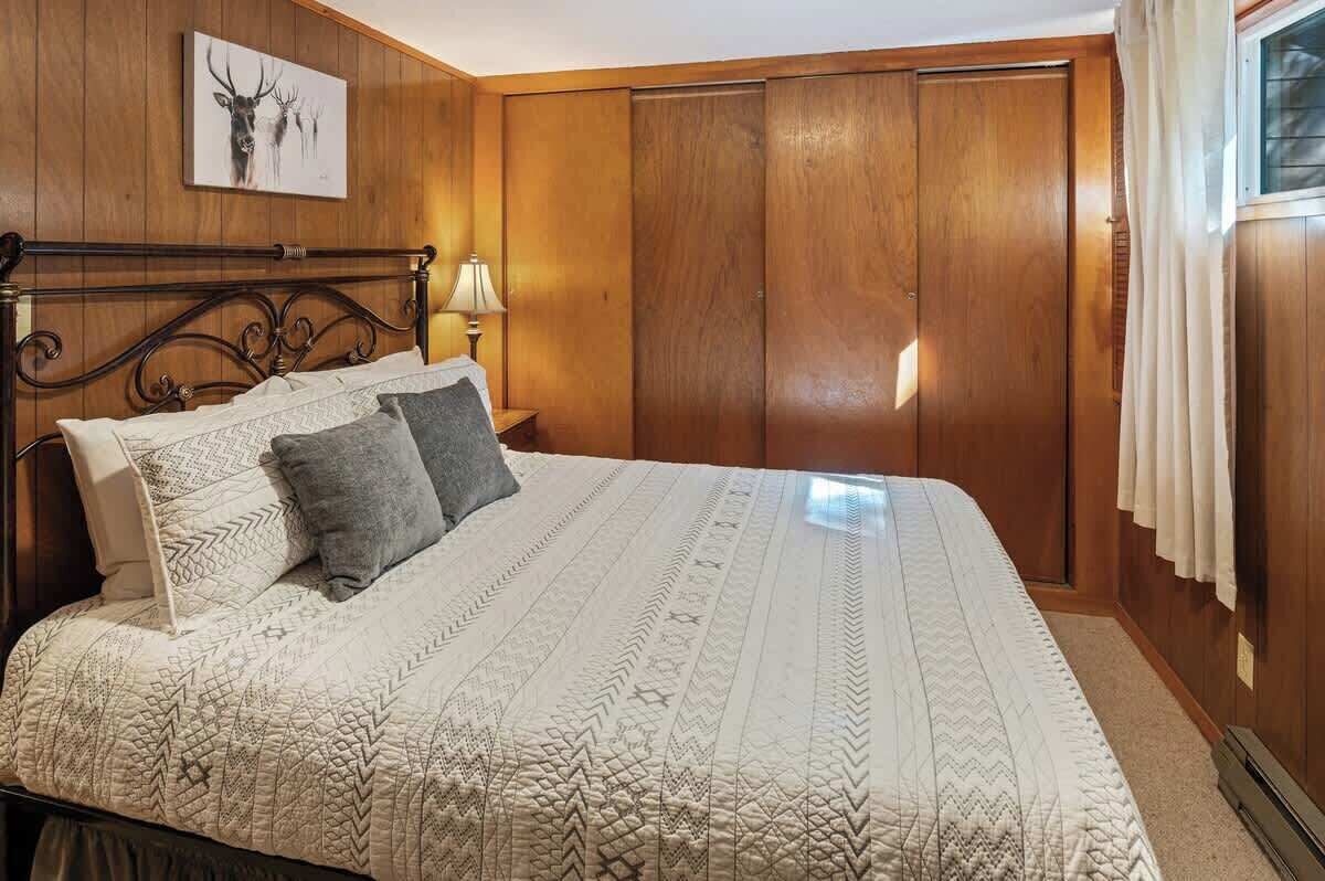 واي فاي مجانًا وملاءات أسرّة