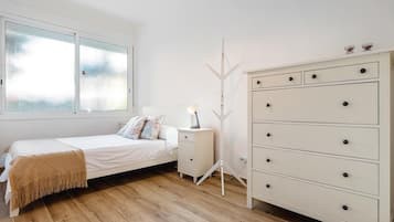 2 dormitorios, tabla de planchar con plancha, Internet y ropa de cama