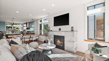Smart TV y chimenea