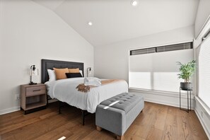 3 chambres, fer et planche à repasser, Wi-Fi gratuit, draps fournis