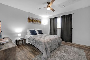 2 bedrooms, iron/ironing board, WiFi, bed sheets