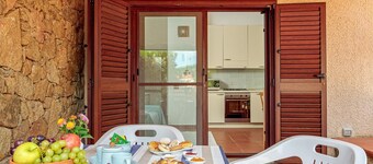 Holiday Home 'La Casedda Di Nina' with Sea View, Private Terrace and Air Conditioning