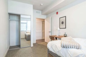 3 bedrooms, WiFi, bed sheets - Winter Escape | Stay Near Downtown & Greenbelt (Boise)