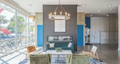 Charming Stay Near Downtown & Greenbelt