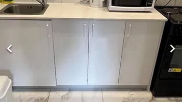 Comfort Studio | Private kitchen | Full-size fridge, microwave, oven, stovetop