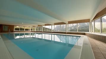 Inomhuspool och uppvärmd pool