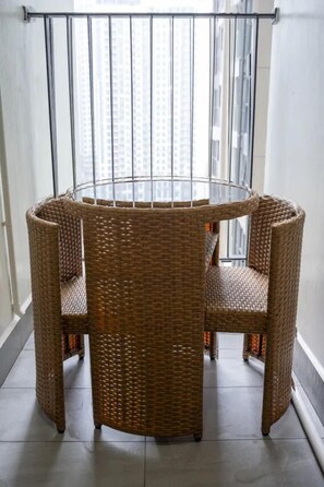 Deluxe Studio | Terrace/patio - Masteri Waterfront VOCP - by BAY LUXURY (Hanoi)