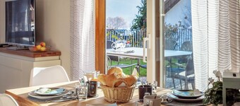 Appartement "Fewo Bodenseeoase" avec vue sur le lac, terrasse privée et Wi-Fi