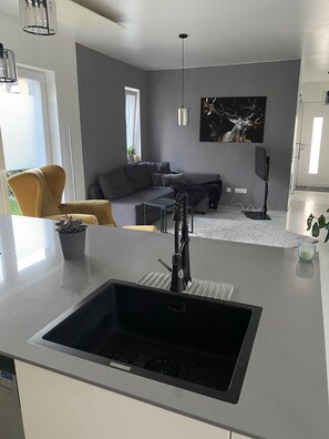 Interior - Holiday Home 'Fancy Bungalow Rand Hamburg' with Private Terrace, Shared Garden and Wi-Fi (Henstedt-Ulzburg)