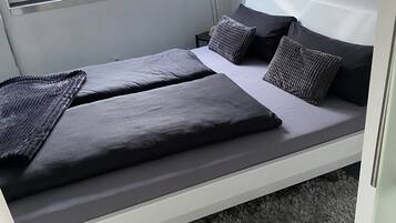 2 bedrooms, free WiFi, bed sheets, wheelchair access
