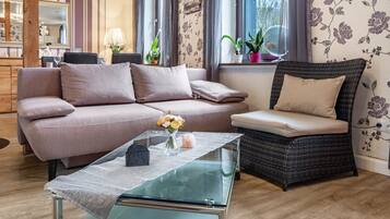 Tv, eldstad och dvd-spelare