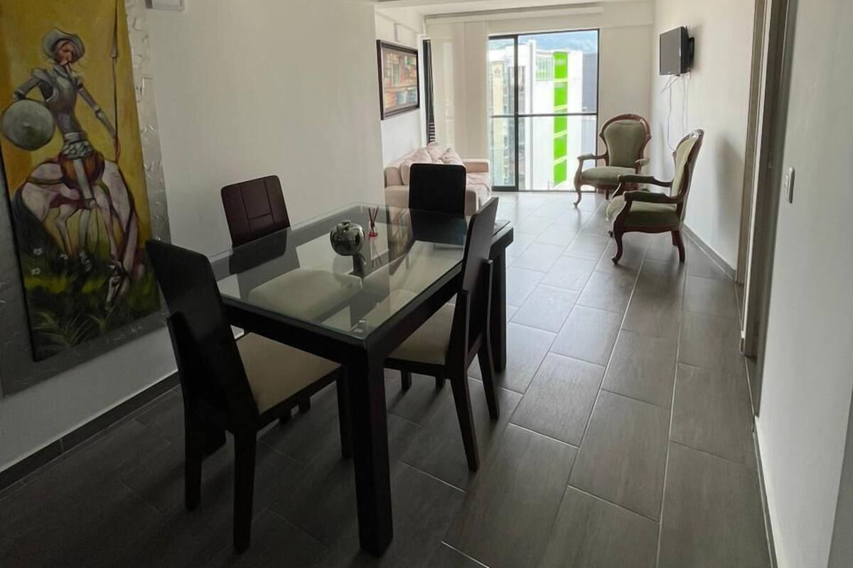 Appartement Panoramique, 2 chambres, vue ville, dans la tour | Coin séjour