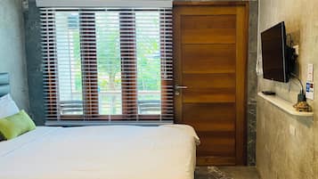 Double Room, Balcony, Garden View | In-room safe, blackout drapes, iron/ironing board, free WiFi