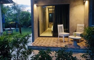 Caja de seguridad en la habitación y cortinas blackout