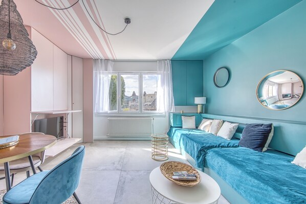 TV - Chez Guillaume – Air-conditioned Apartment in the Heart of Bordeaux (Bordeaux)