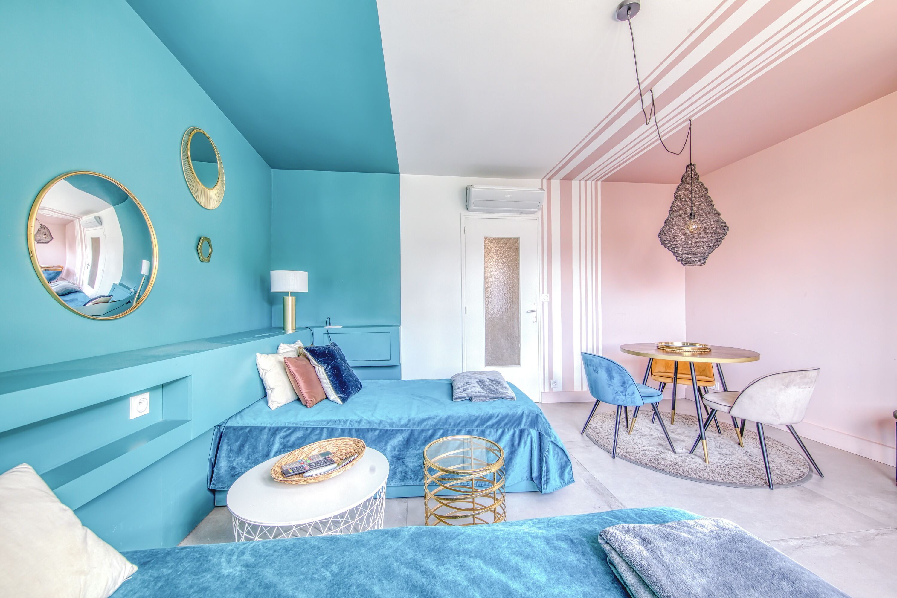 1 chambre, fer et planche à repasser, Wi-Fi gratuit, draps fournis