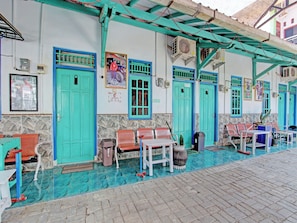 Coin salon dans le hall