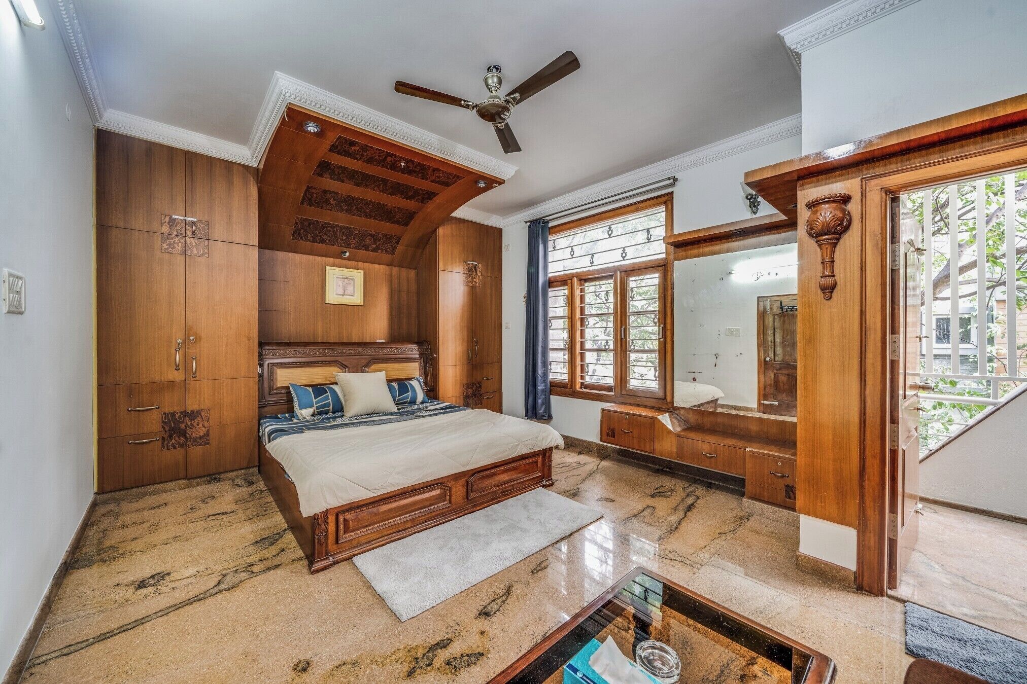 4 bedrooms, iron/ironing board, WiFi, bed sheets