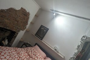 2 slaapkamers, een strijkplank/strijkijzer, wifi, beddengoed